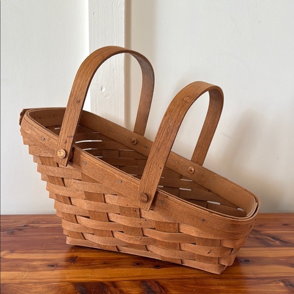 Vintage 1988 Longaberger Medium Vegetable Basket w/ Swing Handles - Picture 1 of 7
